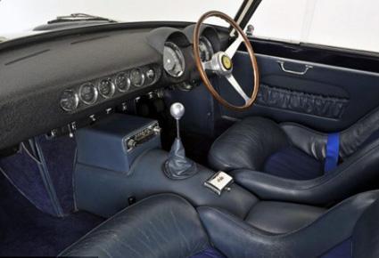 Ferrari 250 GT SWB التي قادها ستيرلينغ موس تباع مقابل 11 مليون دولار